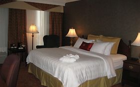 Hamilton Plaza Hotel And Conference Center  4* Canada